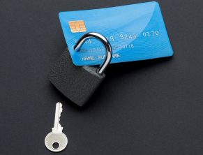 Как защитить кредитную карту от мошенников